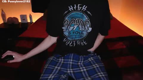 Snapshot of pussylover2182 chatting on 11/09/25, 04:11 pussylover2182 online show from 11/09/25, 04:11