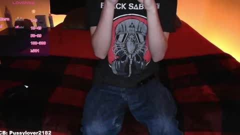 Snapshot of pussylover2182 chatting on 11/17/25, 05:57 pussylover2182 online show from 11/17/25, 05:57