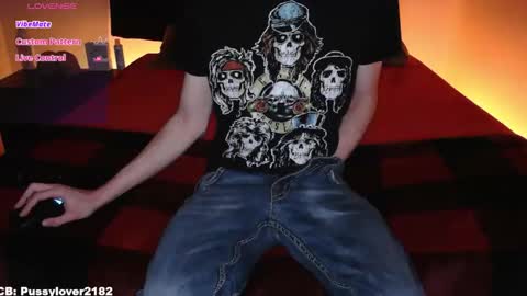 Snapshot of pussylover2182 chatting on 11/18/25, 05:12 pussylover2182 online show from 11/18/25, 05:12