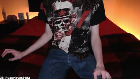 Snapshot of pussylover2182 chatting on 11/20/25, 04:45 pussylover2182 online show from 11/20/25, 04:45