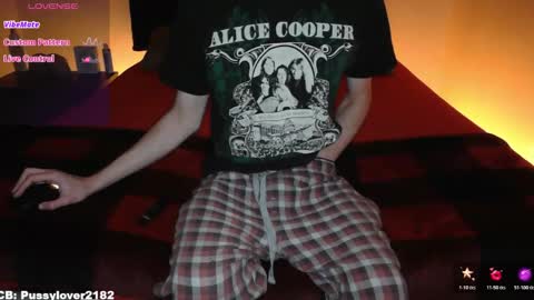 Snapshot of pussylover2182 chatting on 11/26/25, 06:14 pussylover2182 online show from 11/26/25, 06:14