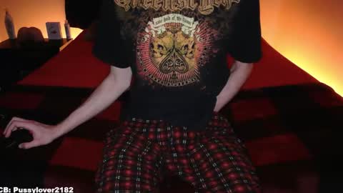 Snapshot of pussylover2182 chatting on 12/03/25, 04:53 pussylover2182 online show from 12/03/25, 04:53