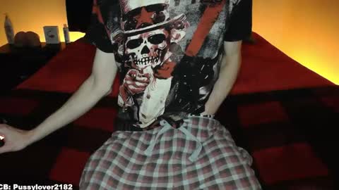 Snapshot of pussylover2182 chatting on 12/16/25, 04:28 pussylover2182 online show from 12/16/25, 04:28