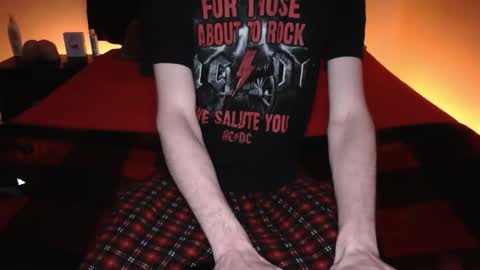 Snapshot of pussylover2182 chatting on 12/19/25, 05:14 pussylover2182 online show from 12/19/25, 05:14