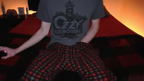 Snapshot of pussylover2182 chatting on 12/22/25, 04:20 pussylover2182 online show from 12/22/25, 04:20