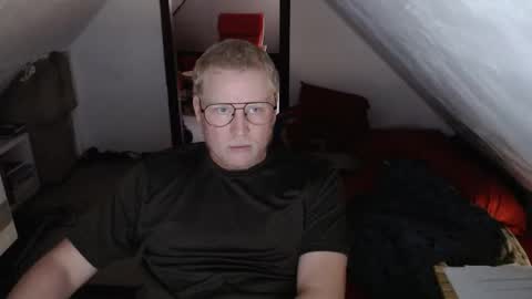 Snapshot of pussylovercb chatting on 09/17/25, 11:23 pussylovercb online show from 09/17/25, 11:23