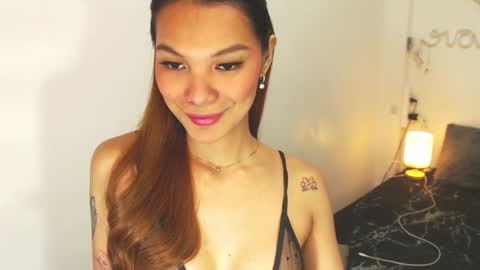 Snapshot of pussywetandwild chatting on 12/17/24, 09:16 LHARA online show from 12/17/24, 09:16