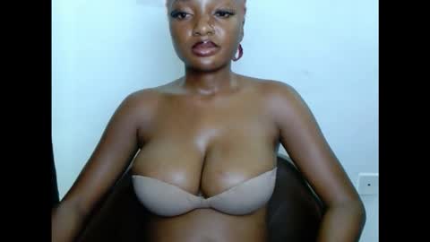 pussyxwetx online show from 11/12/25, 12:00