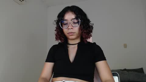 Snapshot of putakusan chatting on 12/22/24, 04:06 Izumi online show from 12/22/24, 04:06