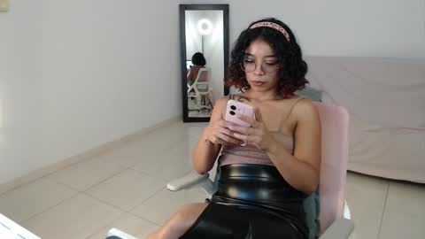 Snapshot of putakusan chatting on 02/24/25, 01:57 Izumi online show from 02/24/25, 01:57