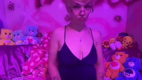 pvnkpixie online show from 09/17/25, 08:05