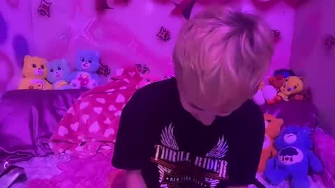 pvnkpixie online show from 09/18/25, 03:14