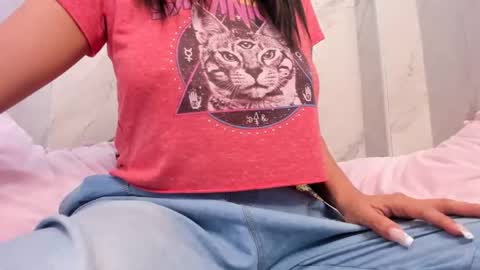 Snapshot of pvssi_ chatting on 12/16/24, 04:05 Sophy online show from 12/16/24, 04:05