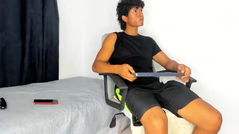 Snapshot of pyke_cum chatting on 01/08/25, 04:55 pyke_cum online show from 01/08/25, 04:55