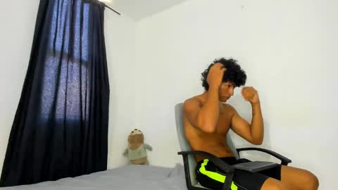 Snapshot of pyke_cum chatting on 01/08/25, 06:09 pyke_cum online show from 01/08/25, 06:09