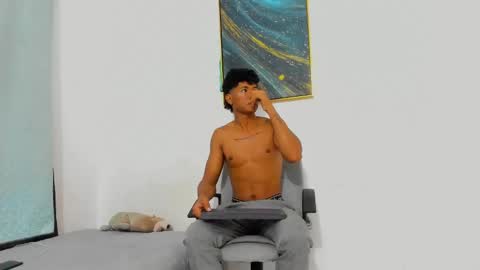 Snapshot of pyke_cum chatting on 02/05/25, 10:19 pyke_cum online show from 02/05/25, 10:19