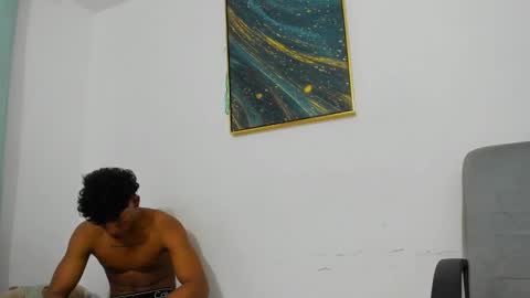 Snapshot of pyke_cum chatting on 02/06/25, 11:32 pyke_cum online show from 02/06/25, 11:32