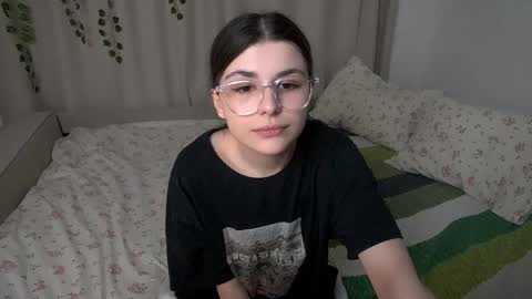 Ava online show from 04/29/26, 02:26