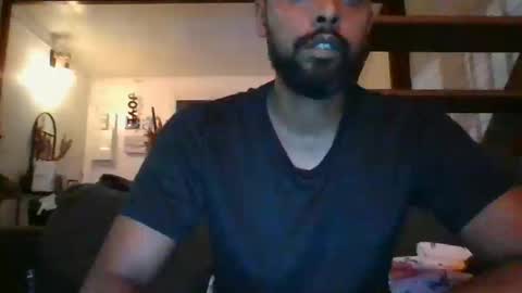 Snapshot of python974 chatting on 10/20/25, 03:34 Python online show from 10/20/25, 03:34