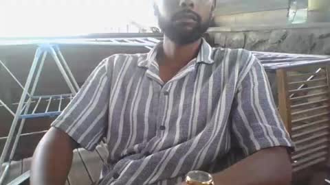 Snapshot of python974 chatting on 11/28/25, 09:12 Python online show from 11/28/25, 09:12