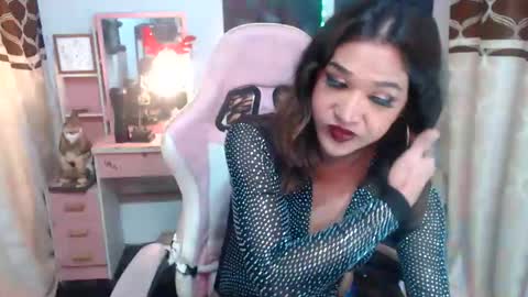 Queen Agatha online show from 10/06/25, 03:42