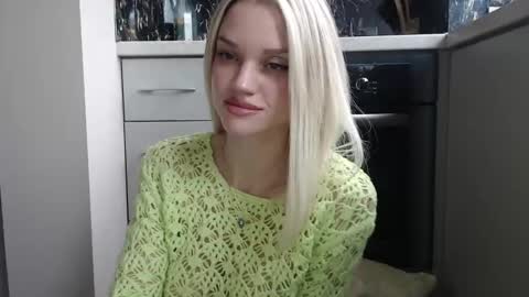 Milana online show from 02/05/25, 11:23