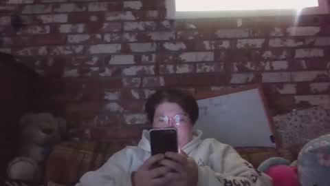 Snapshot of qtbisuccubi chatting on 12/16/25, 08:58 Br4tty Bunny online show from 12/16/25, 08:58