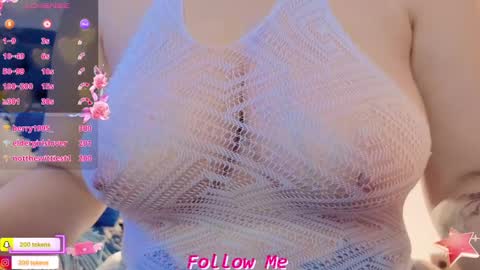 Snapshot of qu33nandh3rk1ng chatting on 01/23/25, 06:45 Queen And King online show from 01/23/25, 06:45