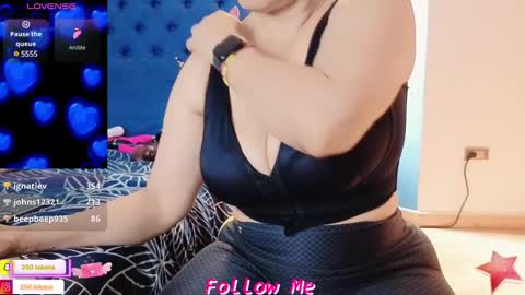 Snapshot of qu33nandh3rk1ng chatting on 02/07/25, 04:56 Queen And King online show from 02/07/25, 04:56