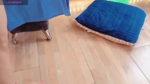 Snapshot of qu33nandh3rk1ng chatting on 02/11/25, 07:05 Queen And King online show from 02/11/25, 07:05