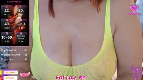 Snapshot of qu33nandh3rk1ng chatting on 03/09/25, 04:11 Queen And King online show from 03/09/25, 04:11