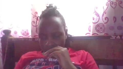 queen014 online show from 11/17/25, 09:04