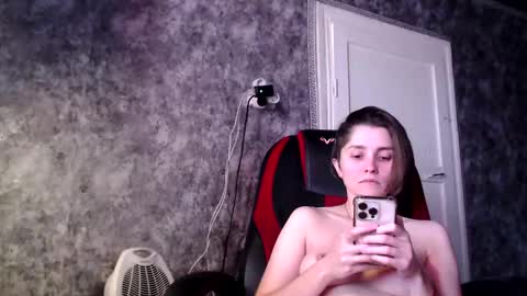 Snapshot of queen4565 chatting on 11/05/25, 08:25 Lola online show from 11/05/25, 08:25