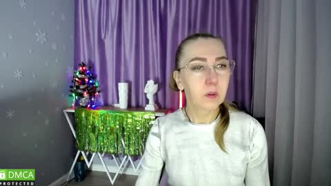 Snapshot of queen_a_n_i chatting on 01/14/25, 08:09 A N I  Ill be here on December 1st online show from 01/14/25, 08:09