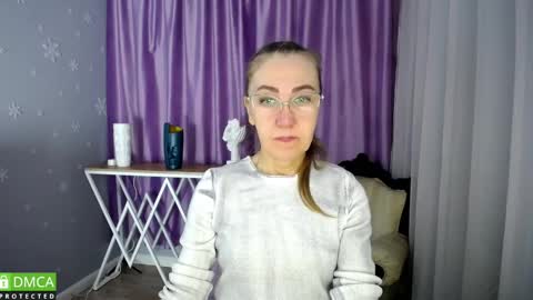 Snapshot of queen_a_n_i chatting on 01/23/25, 07:54 A N I  Ill be here on December 1st online show from 01/23/25, 07:54