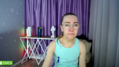 Snapshot of queen_a_n_i chatting on 02/14/25, 07:38 A N I  Ill be here on December 1st online show from 02/14/25, 07:38