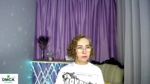 Snapshot of queen_a_n_i chatting on 06/29/26, 08:42 A N I Ill be here on December 1st online show from 06/29/26, 08:42