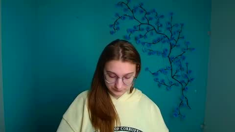 Snapshot of queen_amelie chatting on 03/01/26, 12:29 Amelie online show from 03/01/26, 12:29