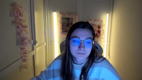 Snapshot of queen_amelie chatting on 04/30/26, 07:25 Amelie online show from 04/30/26, 07:25