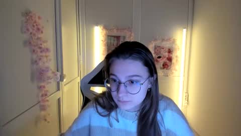 Snapshot of queen_amelie chatting on 05/01/26, 09:25 Amelie online show from 05/01/26, 09:25