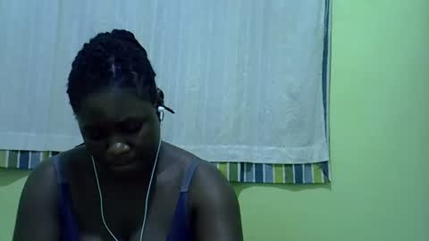 queen_diva01 online show from 04/17/26, 10:02