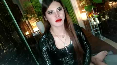 Kendal  online here from 6am-3pm philippine time online show from 12/15/25, 10:36