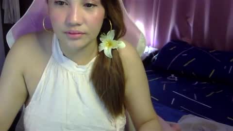 QueenHennessy online show from 01/18/25, 06:43