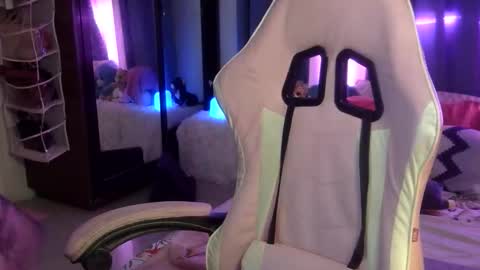 QueenHennessy online show from 09/13/25, 05:46