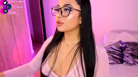 Snapshot of queen_liana chatting on 12/14/24, 04:56 Liana  online show from 12/14/24, 04:56