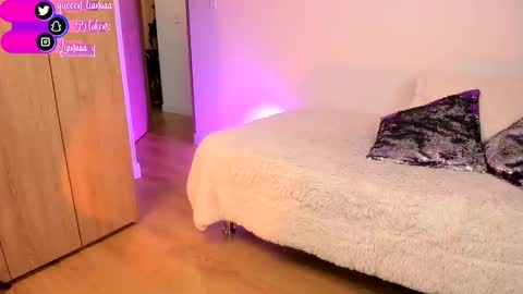 Snapshot of queen_liana chatting on 12/20/24, 07:33 Liana  online show from 12/20/24, 07:33