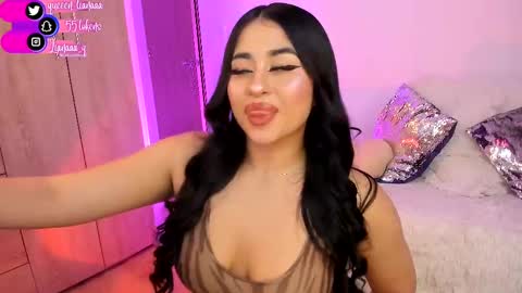 Snapshot of queen_liana chatting on 02/19/25, 06:11 Liana  online show from 02/19/25, 06:11