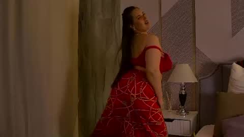 Snapshot of queen_monica chatting on 06/19/26, 06:23 Monica online show from 06/19/26, 06:23