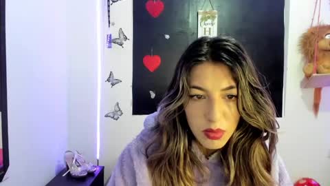 queen_natttyy online show from 02/18/25, 01:00