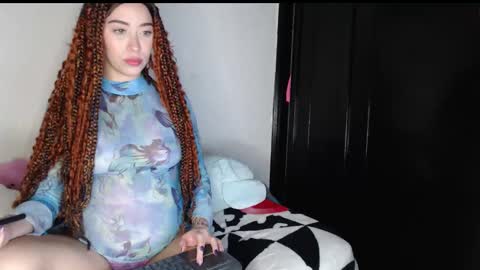 queen_of_m111lk online show from 11/13/25, 01:37